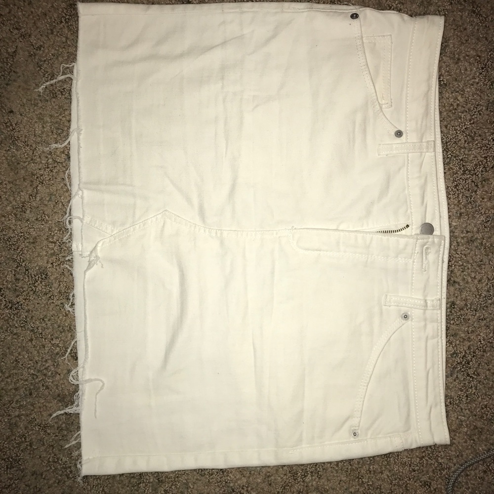 White denim skirt